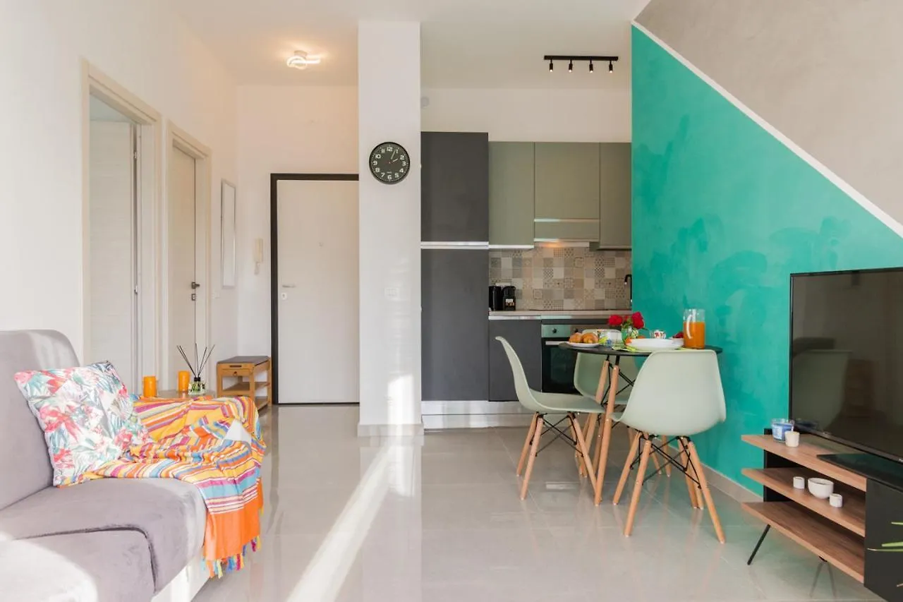 Apartment Casa Acqua Marina - 1 Min From The Sea, Wi-Fi & Air Conditioning, Sea View Balcony Bordighera