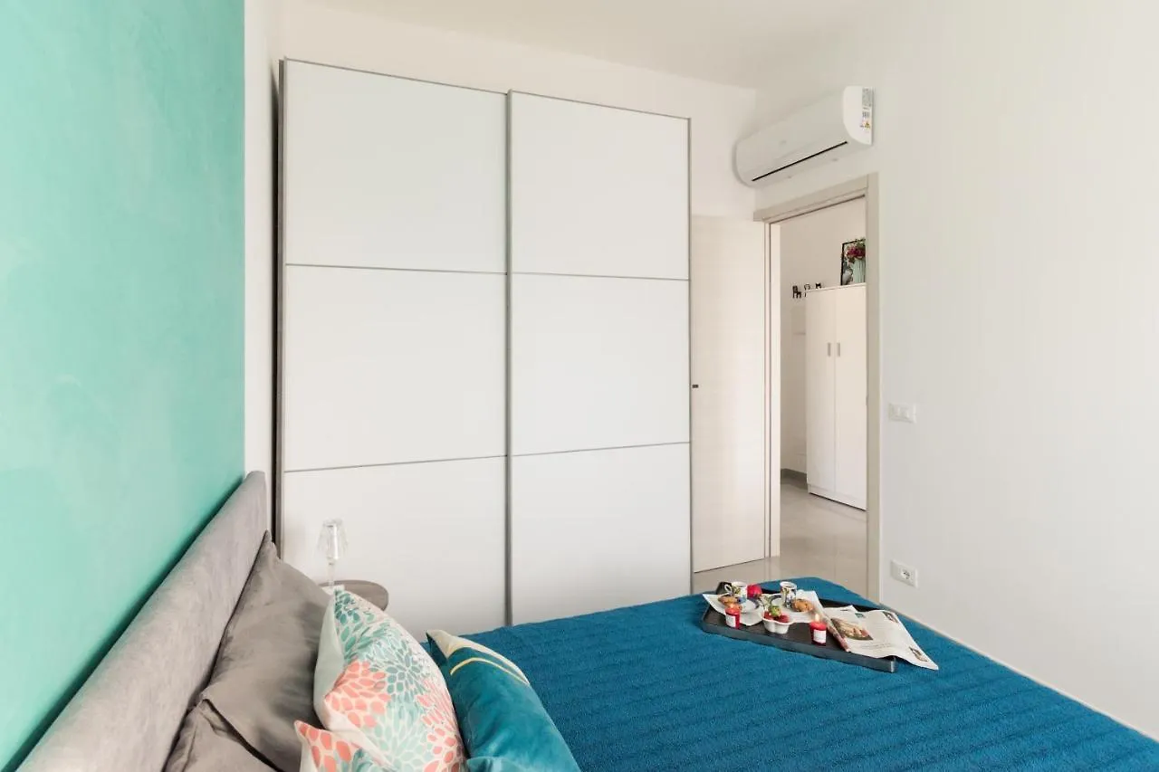 Casa Acqua Marina - 1 Min From The Sea, Wi-Fi & Air Conditioning, Sea View Balcony Bordighera Apartment