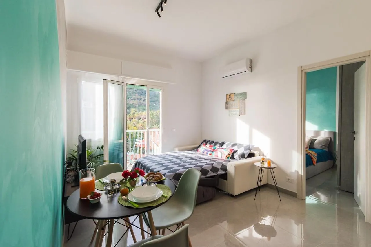 Casa Acqua Marina - 1 Min From The Sea, Wi-Fi & Air Conditioning, Sea View Balcony Bordighera 0*,  Italy