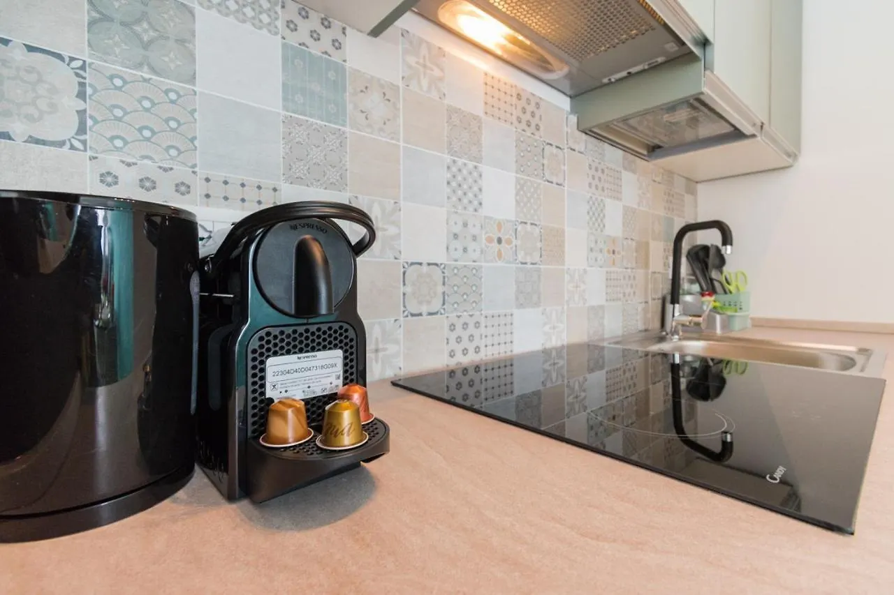 Casa Acqua Marina - 1 Min From The Sea, Wi-Fi & Air Conditioning, Sea View Balcony Bordighera