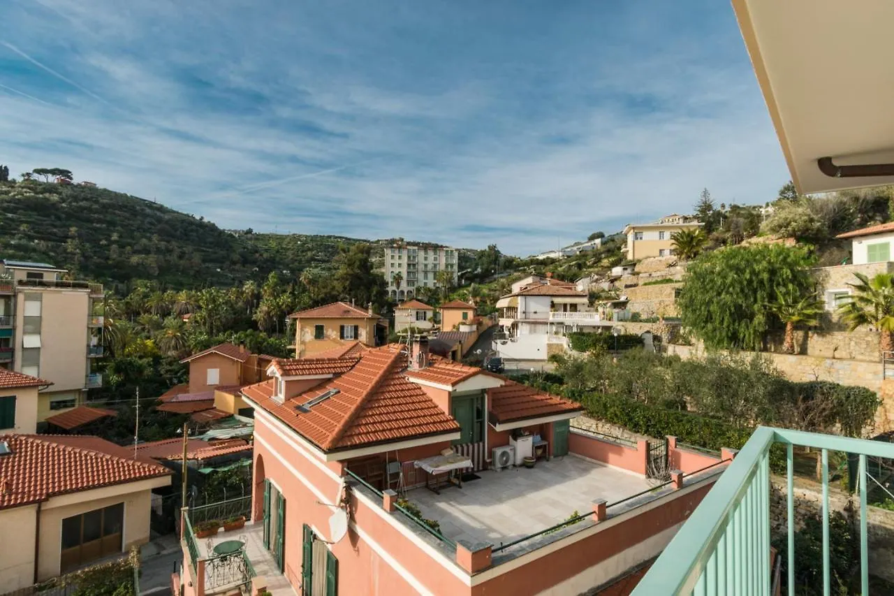 Casa Acqua Marina - 1 Min From The Sea, Wi-Fi & Air Conditioning, Sea View Balcony Bordighera Apartment