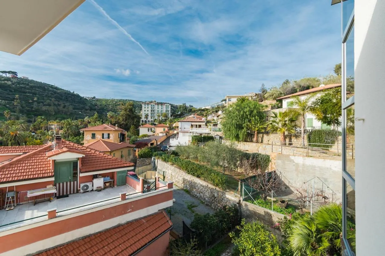 Casa Acqua Marina - 1 Min From The Sea, Wi-Fi & Air Conditioning, Sea View Balcony Bordighera